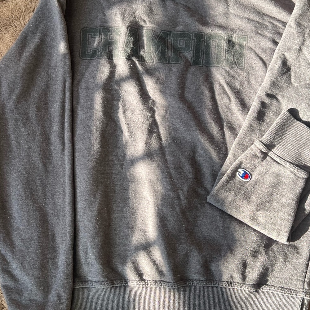 Champion Men’s Gray Crewneck Sweatshirt with Subtle Chest Logo